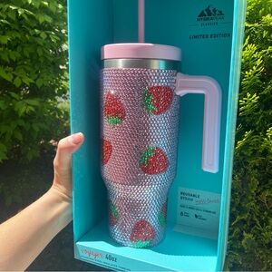 Hydrapeak Limited Edition Strawberry Rhinestone Tumbler - Strawberry Tumbler